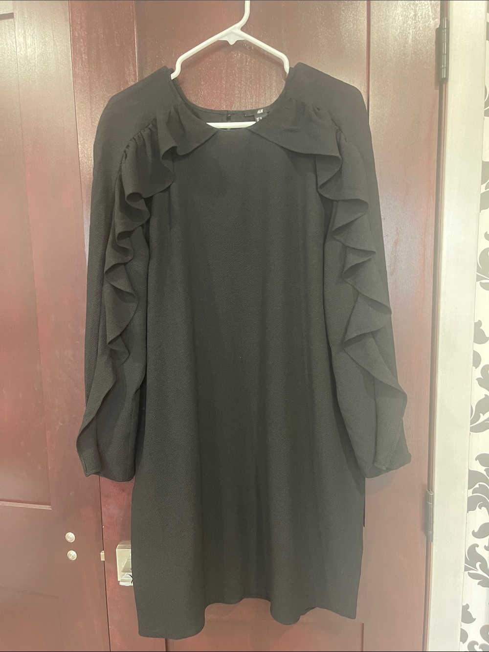 H&M Black Long-Sleeve Ruffle Sleeve Shift Dress Size 14
